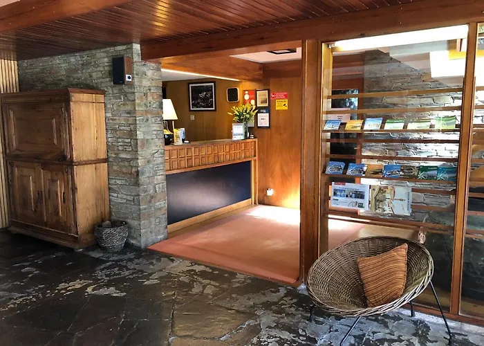 B9 - Nature, & River * Fao